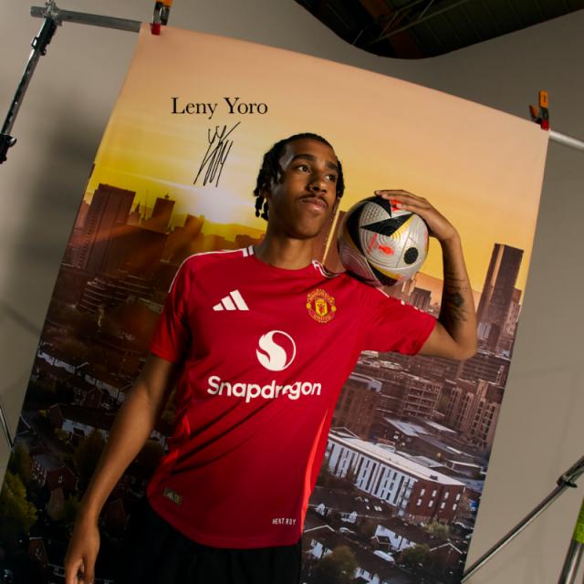 星空体育中国-曼联再砸重金签18岁中卫 滕哈赫将把红魔变橙魔？