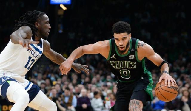 星空体育官网-摆脱膝盖酸痛！塔图姆开启疯狂三月：场均33+6够狠