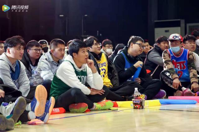 星空体育-凭热血争“衣”席之地 NBA全明星不只在大屏幕上演